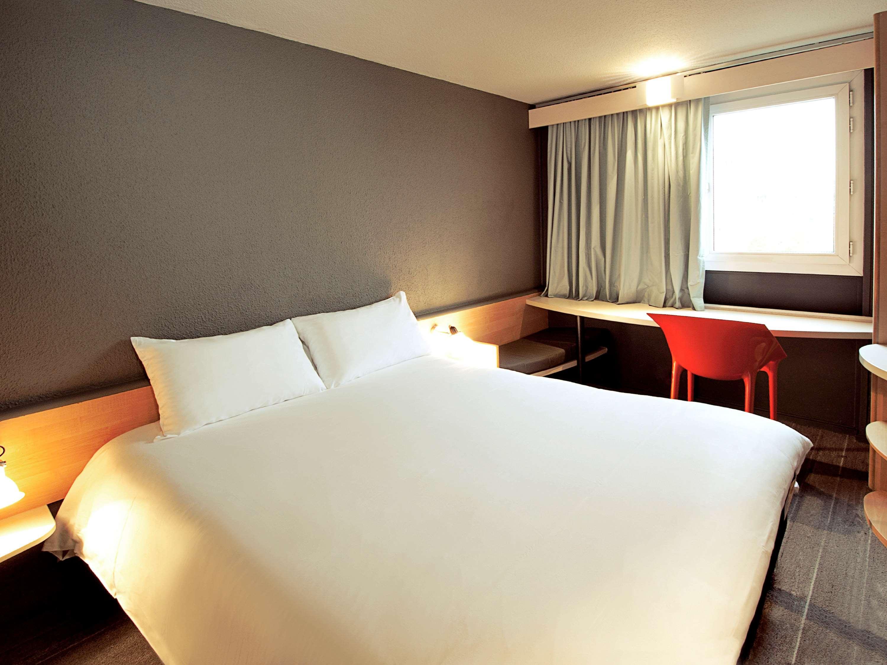 Ibis Hotel Koeln Airport Exterior photo