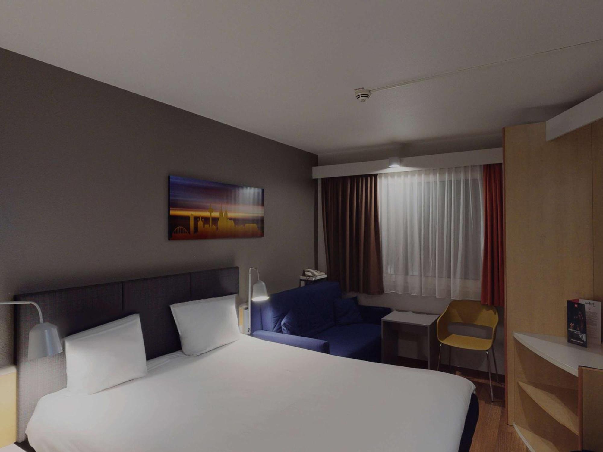 Ibis Hotel Koeln Airport Exterior photo