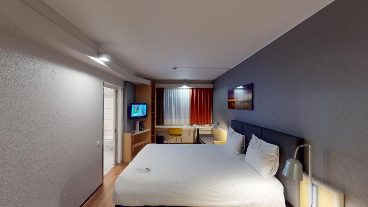Ibis Hotel Koeln Airport Exterior photo