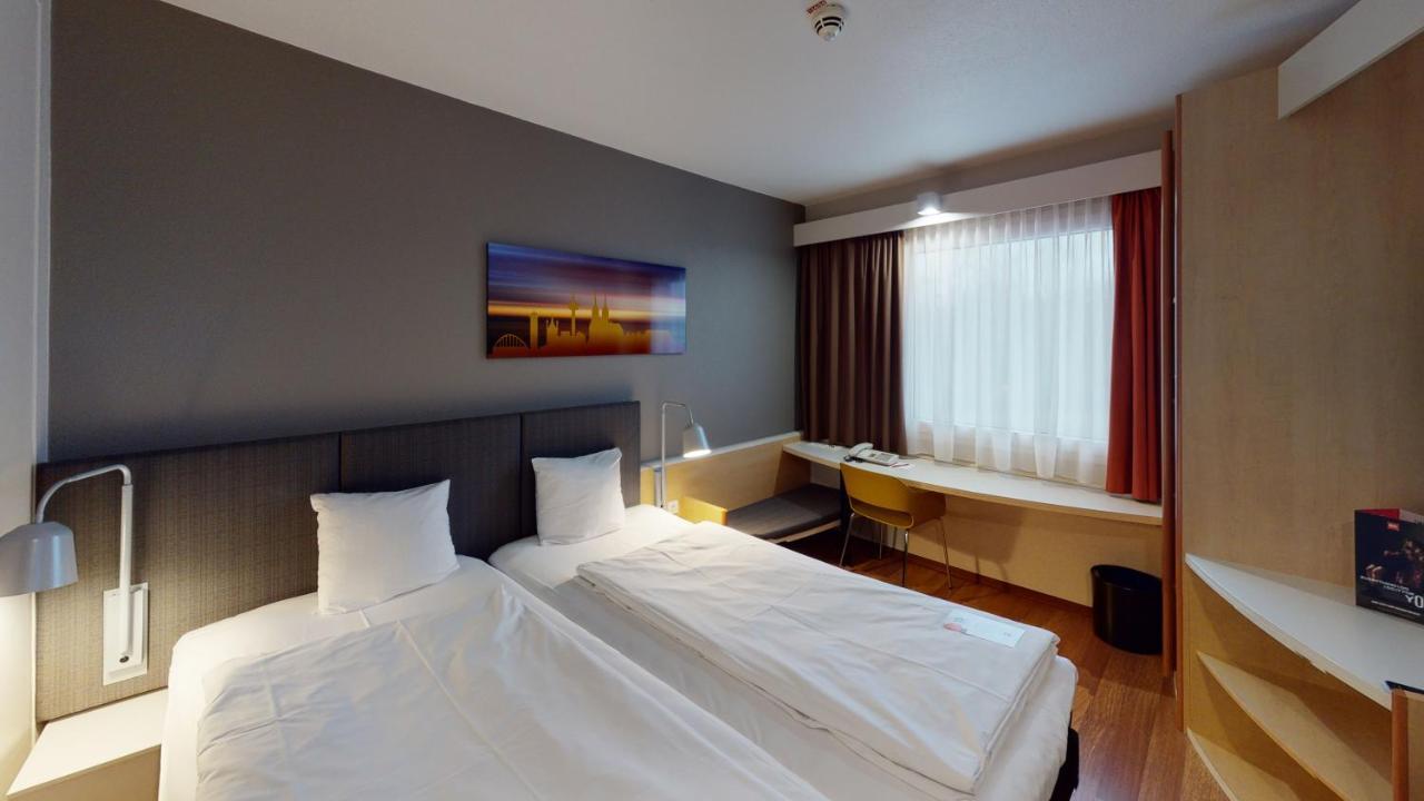 Ibis Hotel Koeln Airport Exterior photo